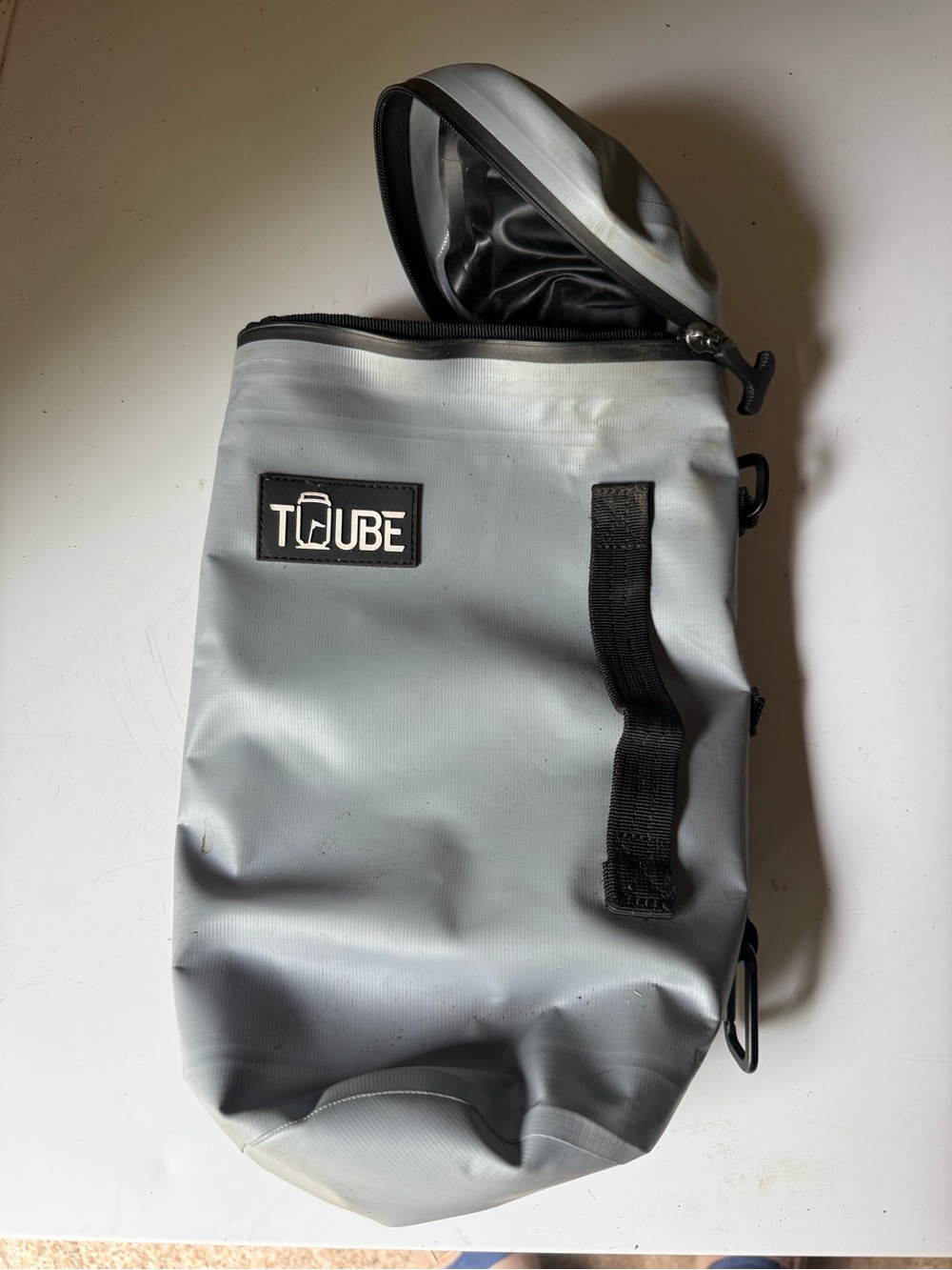 Men’s Grey Waterproof Roll-Top golf drink Bag
